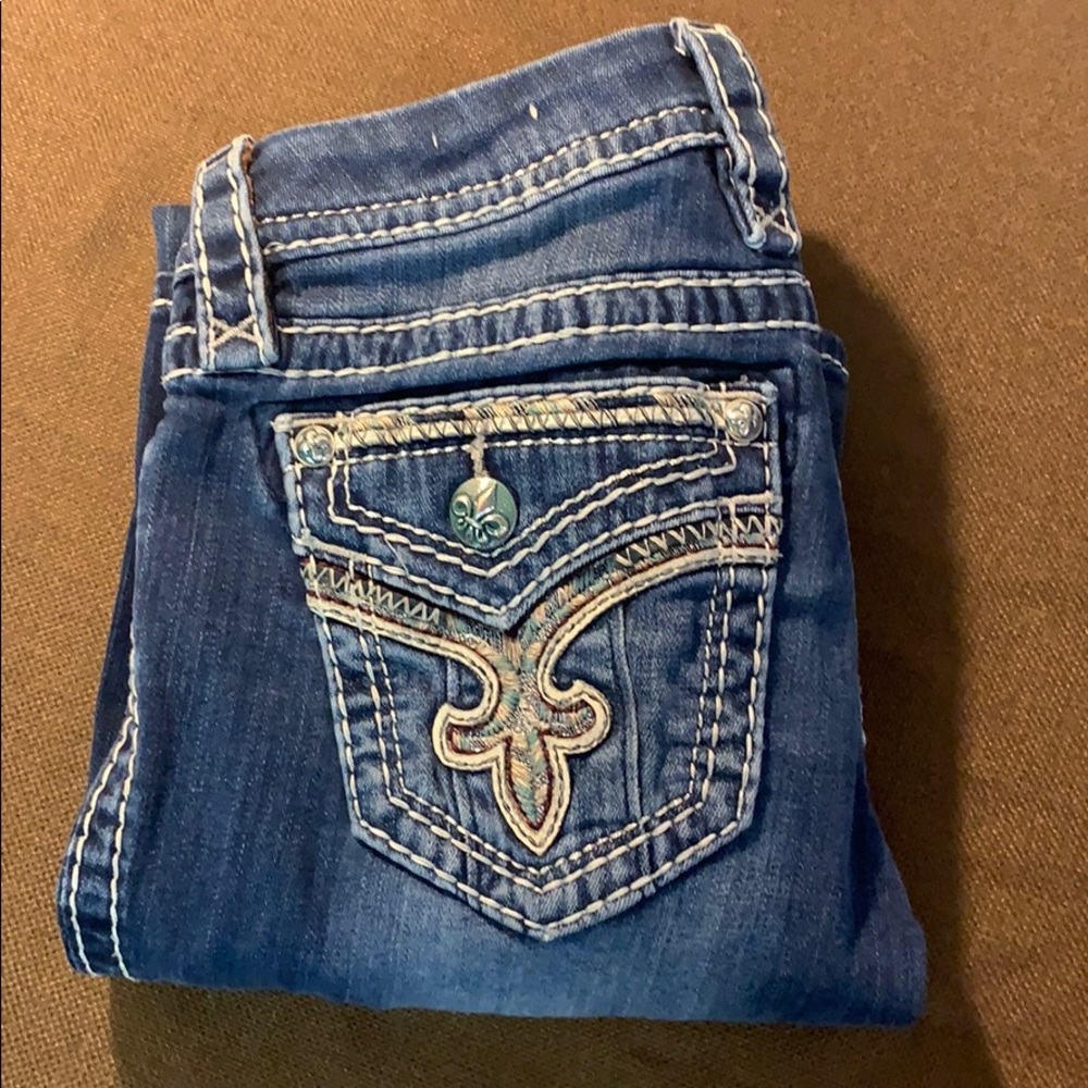 🚫 Women’s Evella Rock Revival Jeans